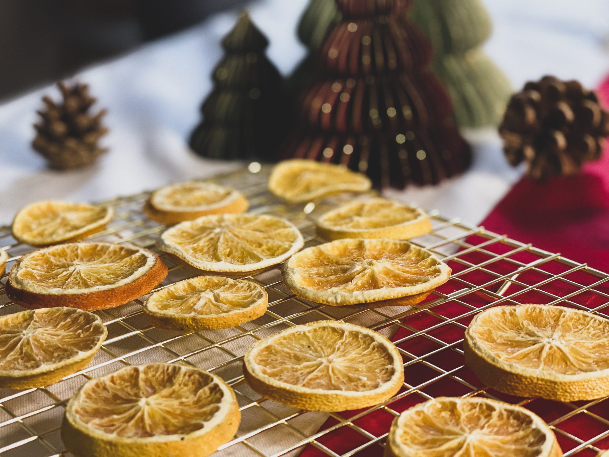 Comment réaliser de magnifiques tranches d'orange séchées | Moments Factory